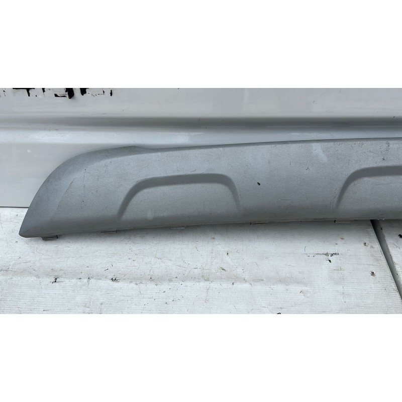 MOLDURA SPOILER PARACHOQUE TRASERO CHEVROLET TRACK REPUESTOS