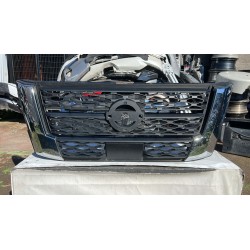 MASCARA NISSAN NAVARA (21-23)