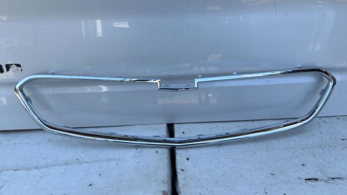 BISEL MASCARA CHEVROLET SAIL (16-19)