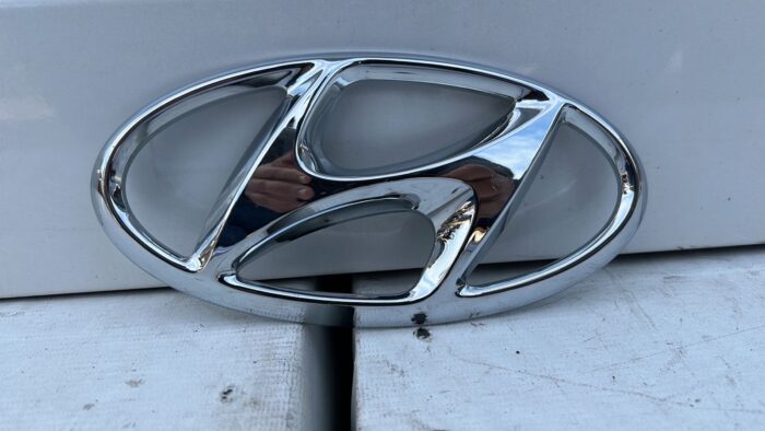 EMBLEMA MASCARA HYUNDAI I30 (16-17)
