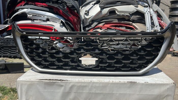 MASCARA TOYOTA COROLLA CROSS (22-23)