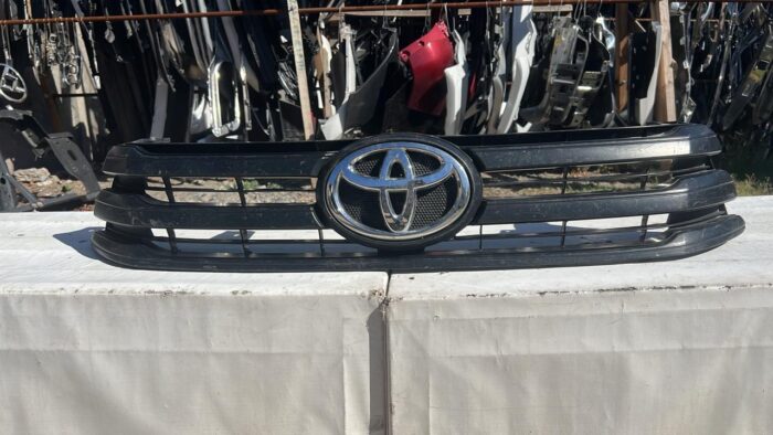 MASCARA TOYOTA HILUX (20-22)