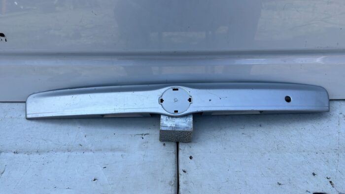 MOLDURA MALETA NISSAN VERSA (12-14)