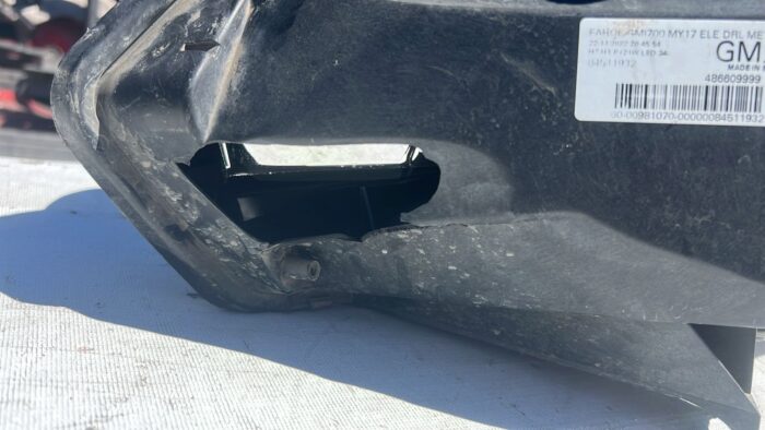 OPTICO DERECHO CHEVROLET COLORADO (18-23) - Imagen 5