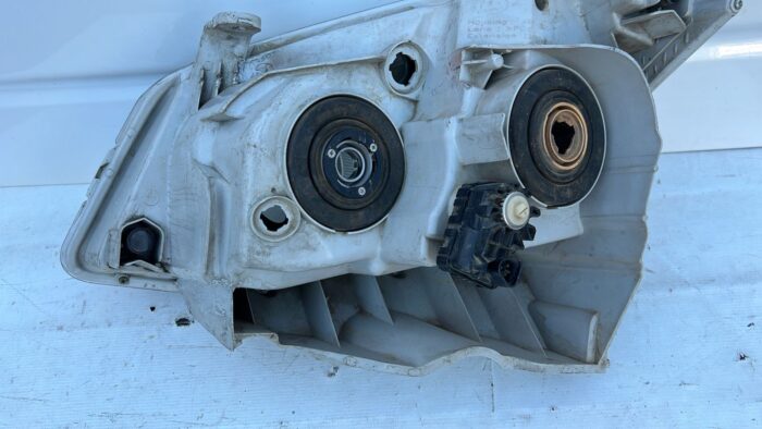 OPTICO DERECHO CHEVROLET DMAX (15-18) - Imagen 6