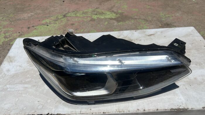 OPTICO DERECHO CHEVROLET TRACKER (20-23) - Imagen 2