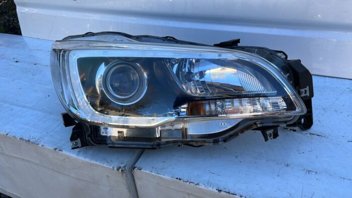 OPTICO DERECHO SUBARU LEGACY (16-18)
