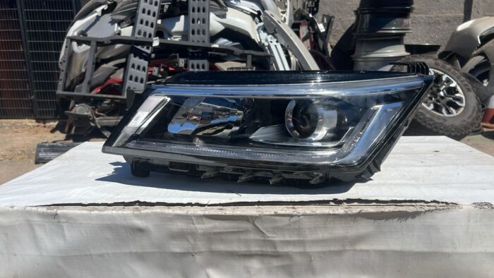OPTICO IZQUIERDO CHEVROLET SAIL (23-25)