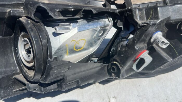 OPTICO IZQUIERDO NISSAN VERSA (20-23) - Imagen 6