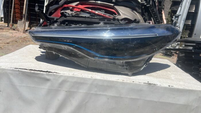 OPTICO IZQUIERDO TOYOTA COROLLA CROSS (22-24)