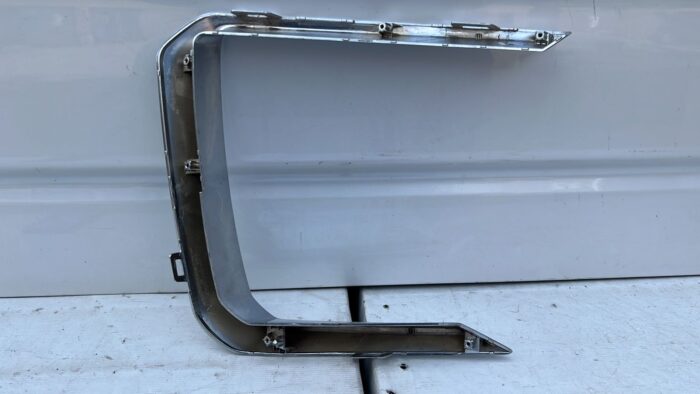MOLDURA DERECHA PARACHOQUE DELANTERO CHEVROLET CAPTIVA (19-23) - Imagen 3