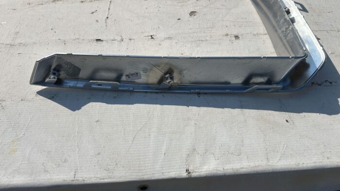 MOLDURA DERECHA PARACHOQUE DELANTERO CHEVROLET CAPTIVA (19-23) - Imagen 6