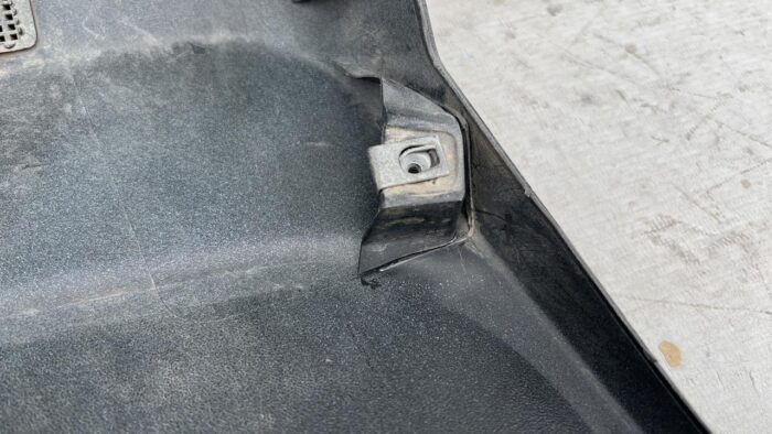 MOLDURA PARACHOQUE DELANTERO CHEVROLET COLORADO (21-23) - Imagen 7