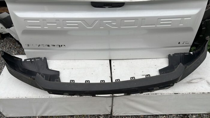 PARACHOQUE DELANTERO CHEVROLET COLORADO (22-23) - Imagen 2