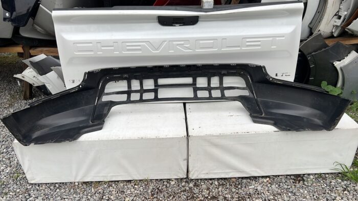 PARACHOQUE DELANTERO CHEVROLET COLORADO (22-23) - Imagen 5