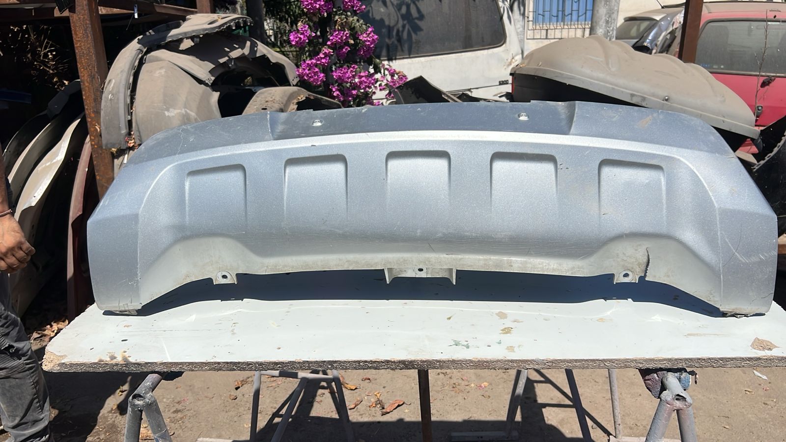 MOLDURA PARACHOQUE DELANTERO CHEVROLET COLORADO (21-23)