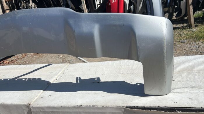 (METAL) INFERIOR PARACHOQUE DELANTERO CHEVROLET SILVERADO (23-24) - Imagen 3