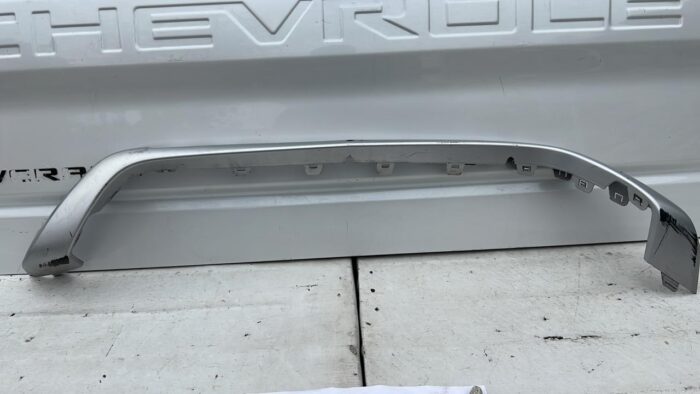 MOLDURA PARACHOQUE DELANTERO CHEVROLET SPARK ACTIV (18-20)