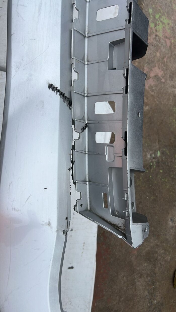 PARACHOQUE DELANTERO CHEVROLET TRACKER (17-20) - Imagen 4