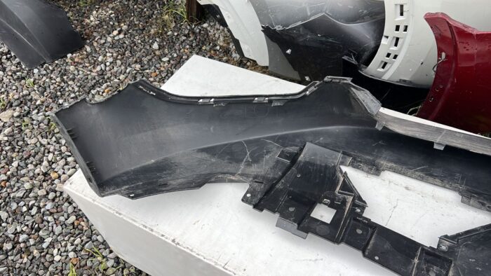 SPOILER PARACHOQUE DELANTERO CHEVROLET TRACKER (20-23) - Imagen 6
