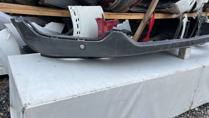 SPOILER PARACHOQUE DELANTERO CHEVROLET TRACKER (20-23) - Imagen 2