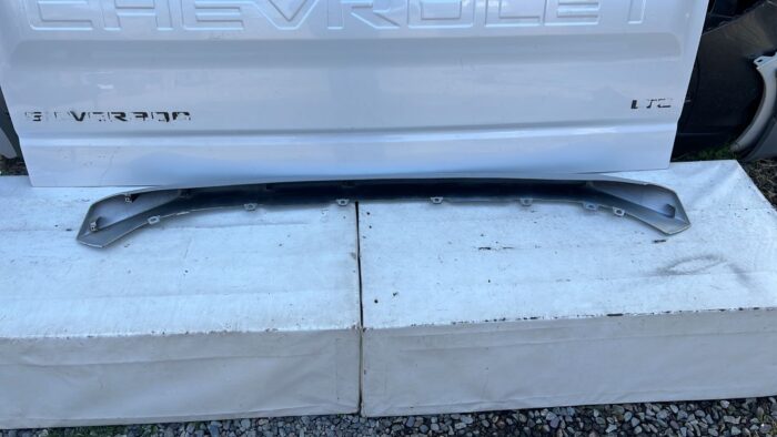 MOLDURA PARACHOQUE DELANTERO MITSUBISHI OUTLANDER (15-18) - Imagen 6