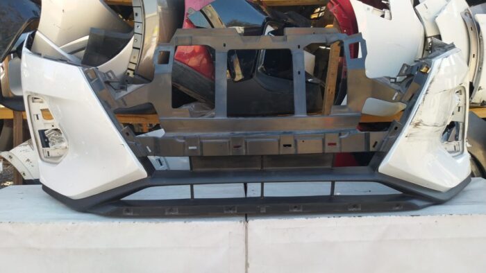 PARACHOQUE DELANTERO NISSAN KICKS (21-22)