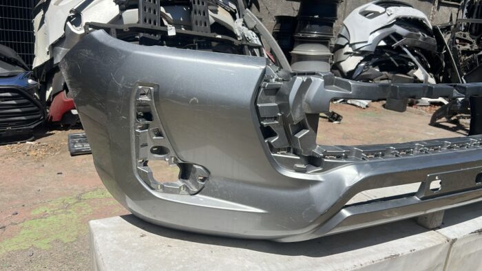 PARACHOQUE DELANTERO TOYOTA HILUX (21-24) - Imagen 2