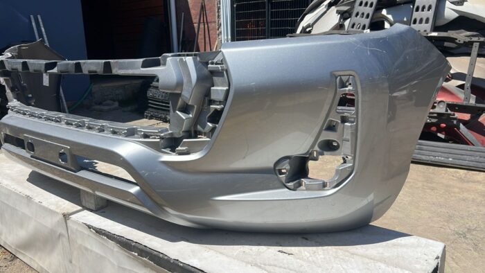 PARACHOQUE DELANTERO TOYOTA HILUX (21-24) - Imagen 3