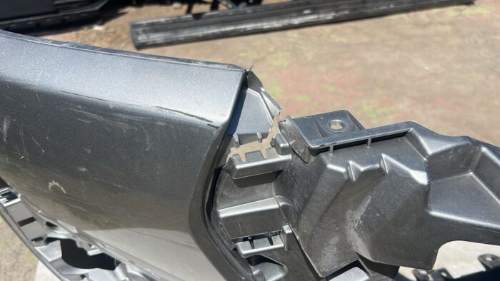 PARACHOQUE DELANTERO TOYOTA HILUX (21-24) - Imagen 4