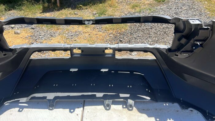 PARACHOQUE DELANTERO TOYOTA HILUX (21-24) - Imagen 7