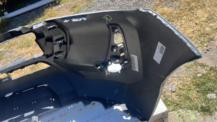 PARACHOQUE DELANTERO TOYOTA HILUX (21-24) - Imagen 8