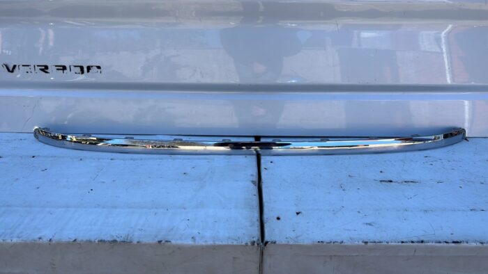 BISEL PARACHOQUE DELANTERO VOLKSWAGEN TOUAREG (15-18)
