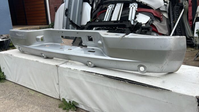 PARACHOQUE TRASERO CHEVROLET AVALANCHE (07-13) - Imagen 3