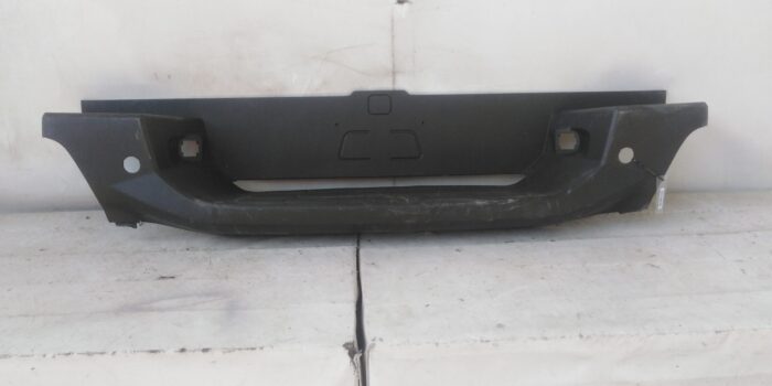 MOLDURA PARACHOQUE TRASERO CHEVROLET COLORADO (18-21)