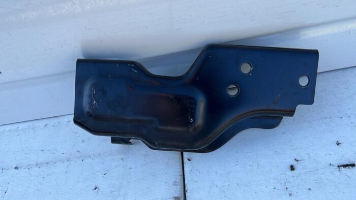 SOPORTE DERECHO PARACHOQUE TRASERO CHEVROLET COLORADO (18-23) - Imagen 2