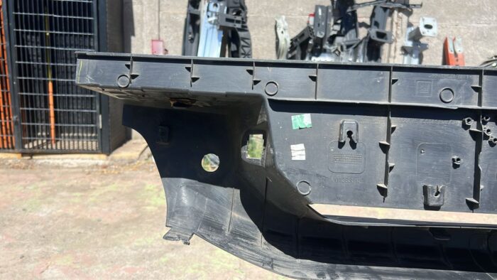 MOLDURA PARACHOQUE TRASERO CHEVROLET COLORADO (18-23) - Imagen 7