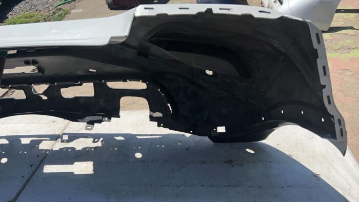 PARACHOQUE TRASERO CHEVROLET ONIX ACTIV (17-21) - Imagen 6