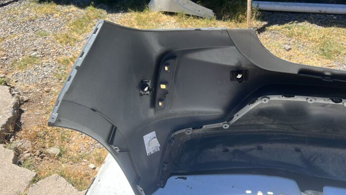 PARACHOQUE TRASERO CHEVROLET ONIX RS (20-24) - Imagen 5