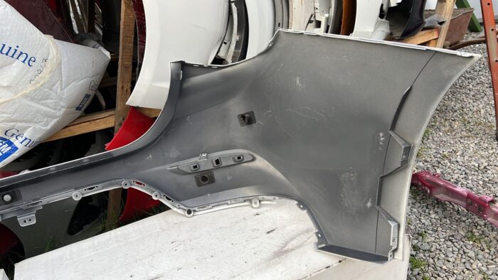 PARACHOQUE TRASERO CHEVROLET ONIX SEDAN (20-22) - Imagen 7
