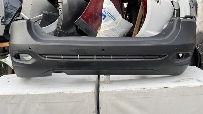 (ORIGINAL NUEVO) PARACHOQUE TRASERO CHEVROLET SPIN ACTIV (19-23)