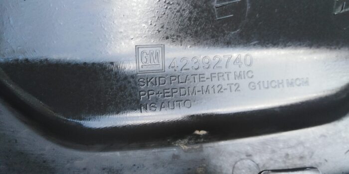 MOLDURA SPOILER PARACHOQUE TRASERO CHEVROLET TRACKER (17-20) - Imagen 4