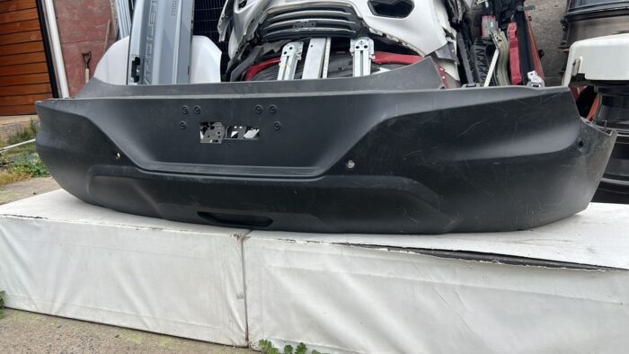 PARACHOQUE TRASERO CHEVROLET TRACKER (21-24) - Imagen 3