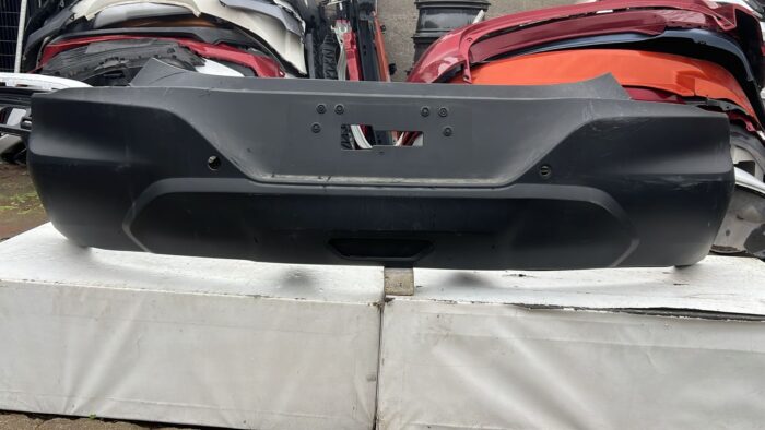 PARACHOQUE TRASERO CHEVROLET TRACKER (21-24)