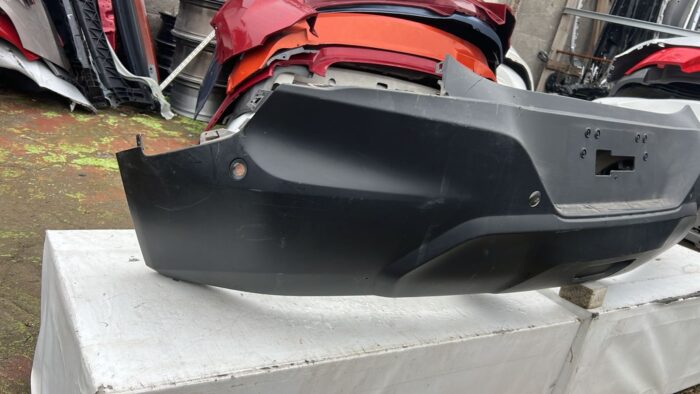 PARACHOQUE TRASERO CHEVROLET TRACKER (21-24) - Imagen 2