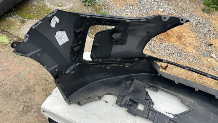 PARACHOQUE DELANTERO CHEVROLET TRACKER (21-23) - Imagen 6