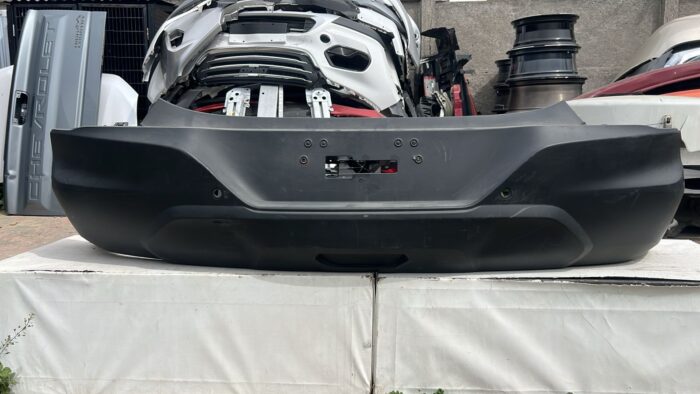 PARACHOQUE TRASERO CHEVROLET TRACKER (21-24)