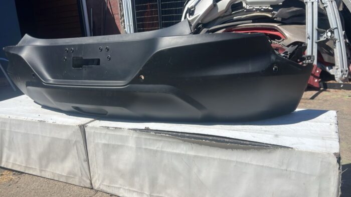 PARACHOQUE TRASERO CHEVROLET TRACKER (21-24) - Imagen 3