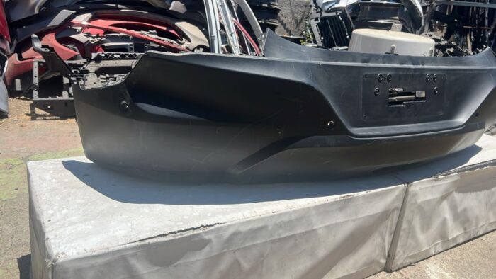 PARACHOQUE TRASERO CHEVROLET TRACKER (21-24) - Imagen 2