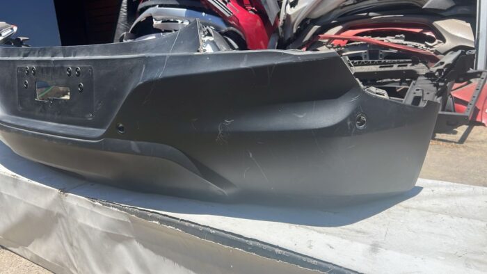 PARACHOQUE TRASERO CHEVROLET TRACKER (21-24) - Imagen 3